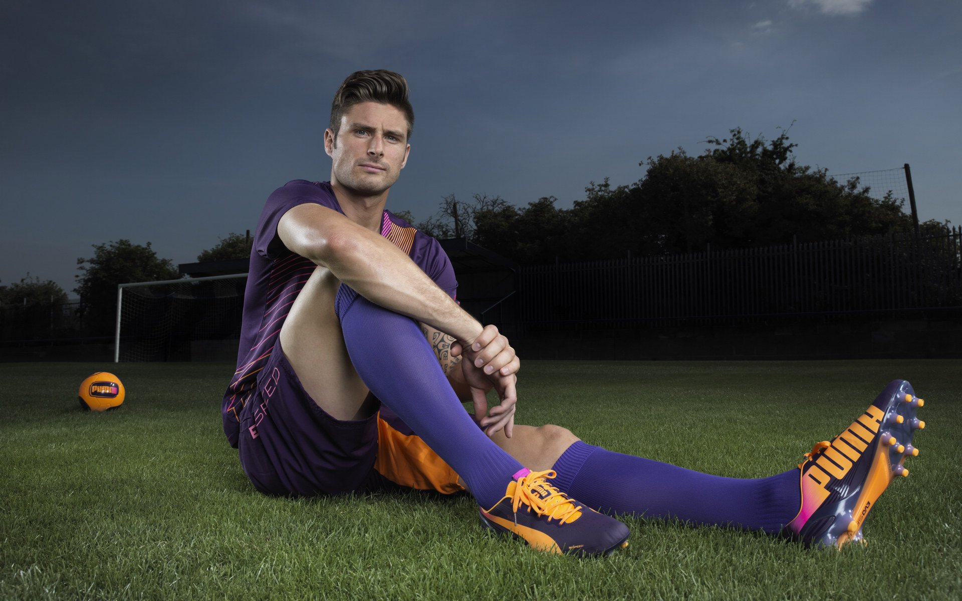 球队在赛场上通过战术纪律控制比赛节奏，球队在赛场上通过战术纪律控制比赛节奏