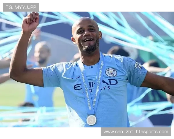 孔帕尼强势领跑，世俱杯冠军被击败，32岁神锋两球定胜局，孔帕尼什么水平